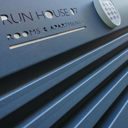 Run House 07 Rooms & Apartments كاسانو ديلي مورجي المظهر الخارجي الصورة